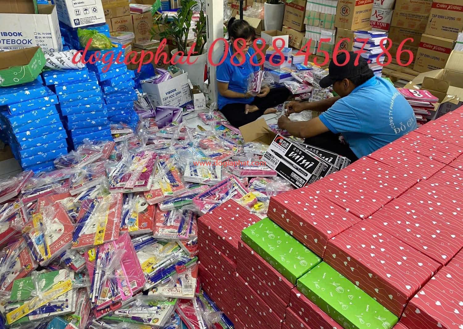 SẢN XUẤT TẬP HỌC SINH PHÁT THƯỞNG